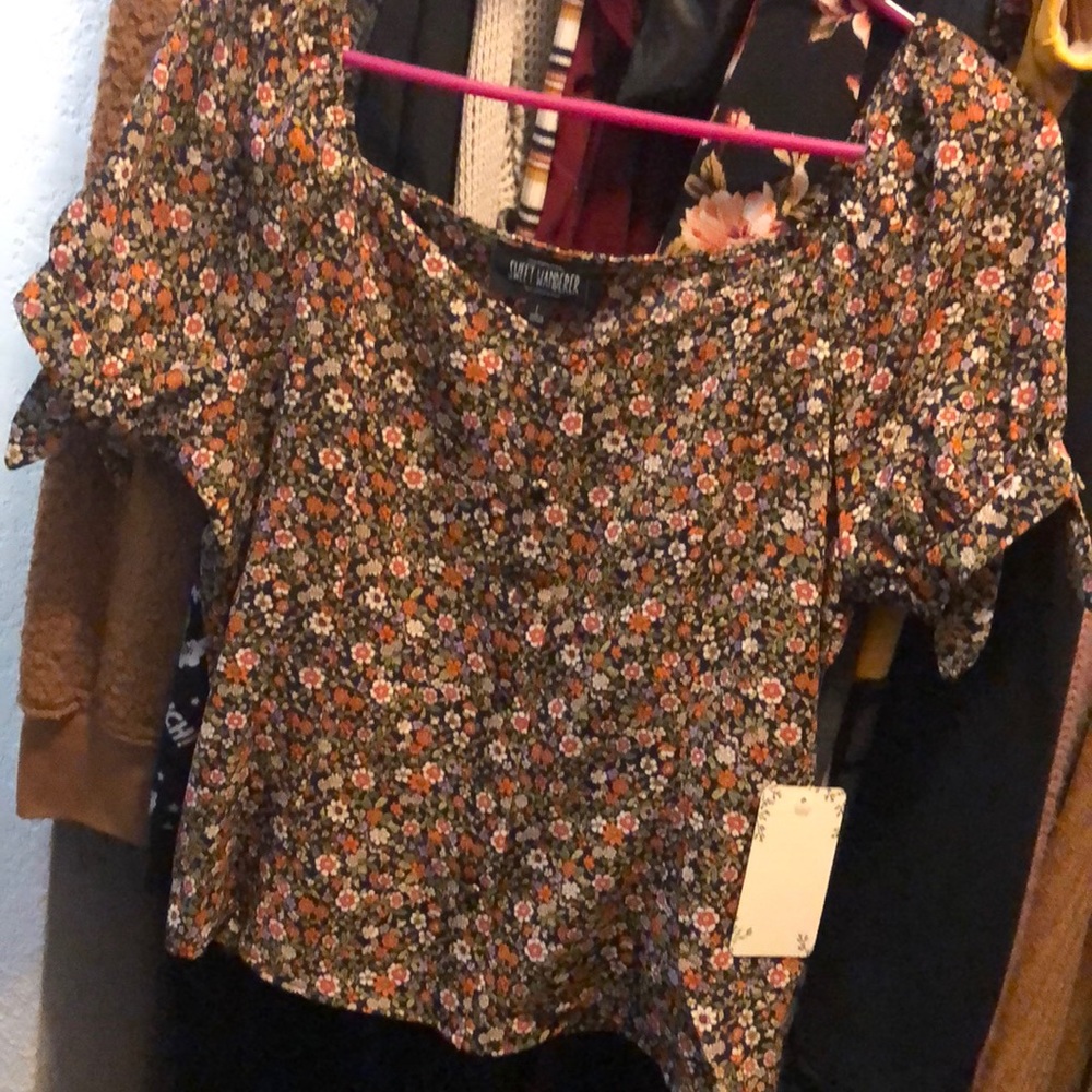 shirt/crop top